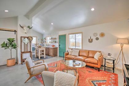 modern Desert Bungalow with Fire Pit and BBQ Joshua tree