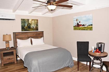 Apple Tree Inn - image 4