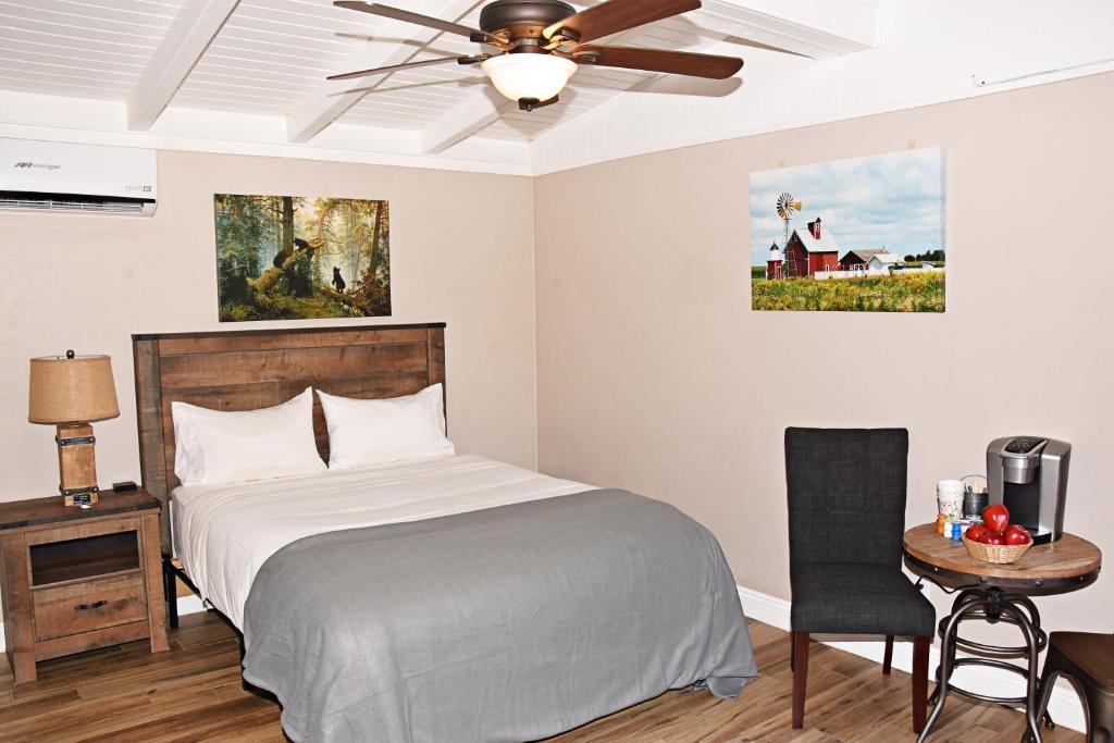 Apple Tree Inn - image 4