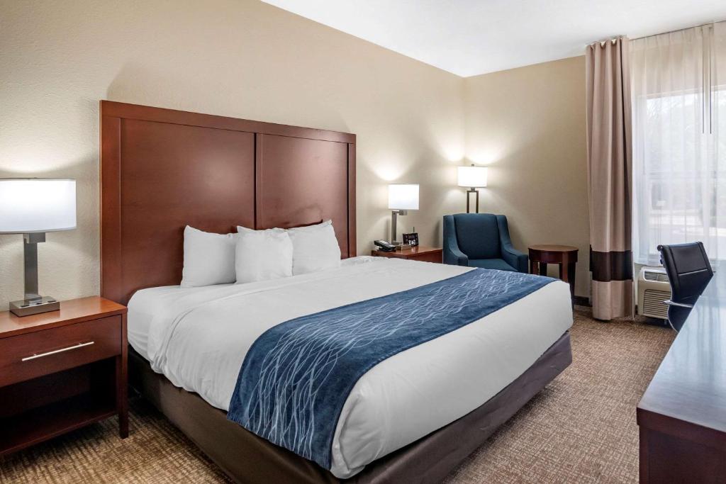 Comfort Inn & Suites Junction City - image 4