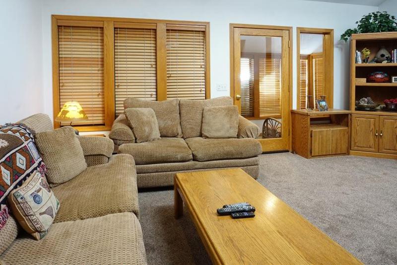 Aspen Meadows 11 - main image
