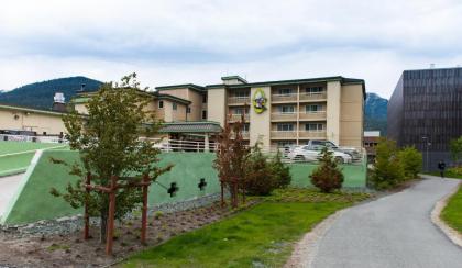 Ramada by Wyndham Juneau - image 10