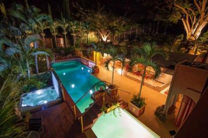 Banyan tree Sanctuary Guest House Hawaii