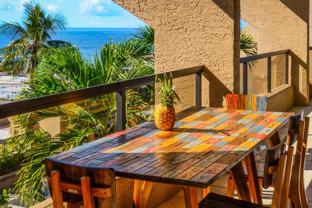 Remodeled Ocean View Downtown Kona Condo with Balcony - main image