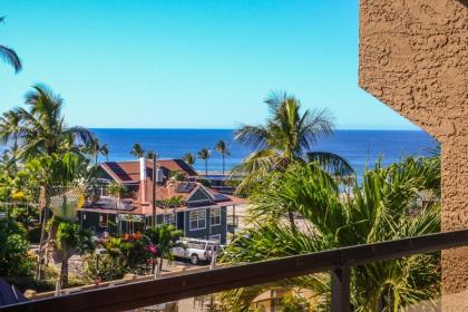 Remodeled Ocean View Downtown Kona Condo with Balcony - image 16