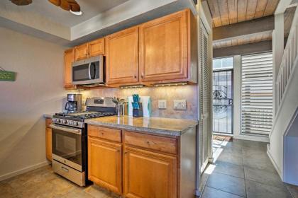 Kona Condo with View Walk to Beach and Restaurants! - image 12