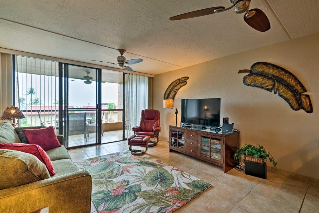 Kailua-Kona Retreat with Ocean Views and Pool Access! - main image