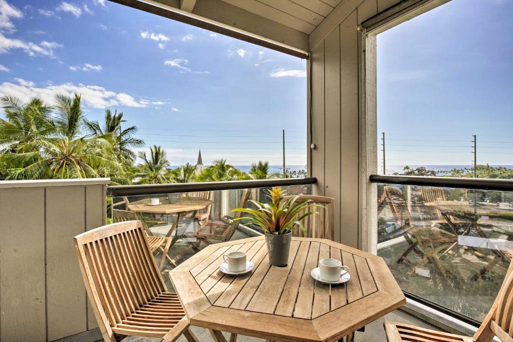 Top-Floor Ocean View Kailua Bay Resort Condo! - image 3
