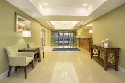 Holiday Inn Express Hotel & Suites Kalamazoo - image 4