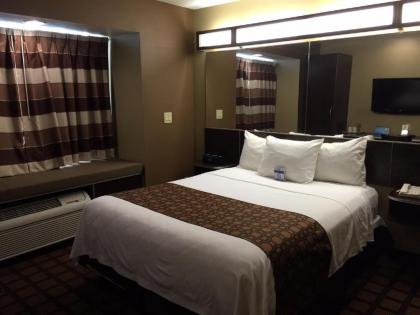 Sleep Inn & Suites - image 13