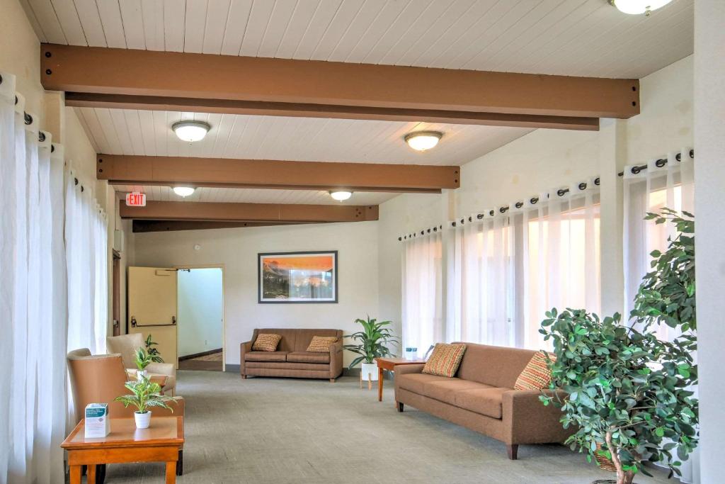 Quality Inn Big Sky - image 4