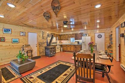 Hunters Dream Lodge on 400 Private Acres! - image 15