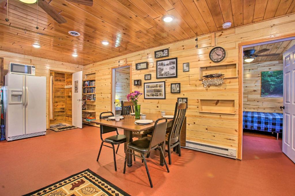 Hunters Dream Lodge on 400 Private Acres! - image 5