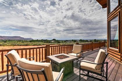 Kanab Cabin with Hot Tub Fire Pit and Panoramic Views!