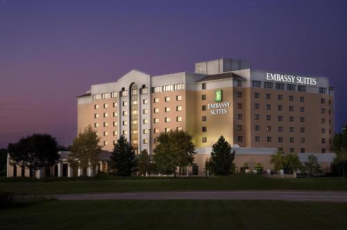 Embassy Suites Kansas City International Airport - main image