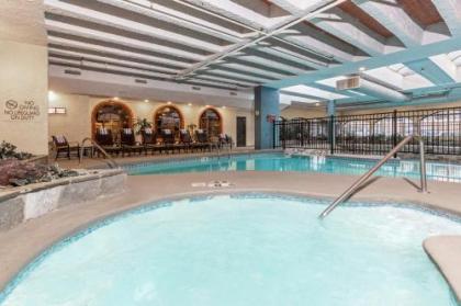 Embassy Suites Kansas City Plaza - image 4