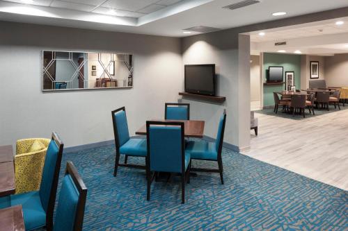 Hampton Inn Kansas City Liberty - image 4