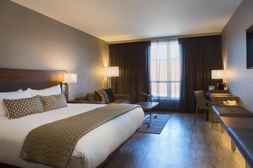 AC Hotel Kansas City Westport - image 2