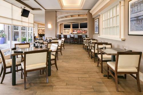 Sheraton Suites Country Club Plaza - main image