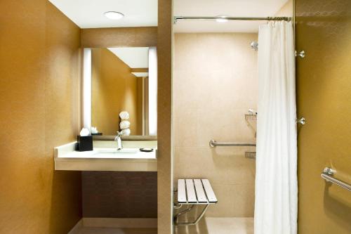 Sheraton Suites Country Club Plaza - image 2