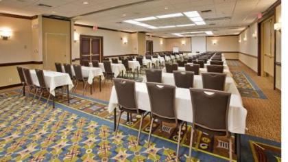 SureStay Plus Hotel by Best Western Kansas City Northeast - image 4