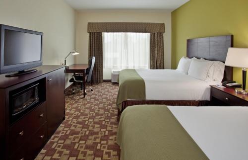 Holiday Inn Express Hotel & Suites Kansas City Sports Complex an IHG Hotel - image 4