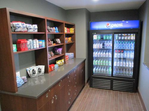 Best Western Premier Kansas City Sports Complex Hotel - image 4