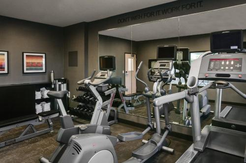 Fairfield Inn & Suites Kansas City Airport - image 5