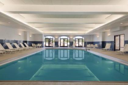 Hampton Inn & Suites Country Club Plaza - image 2