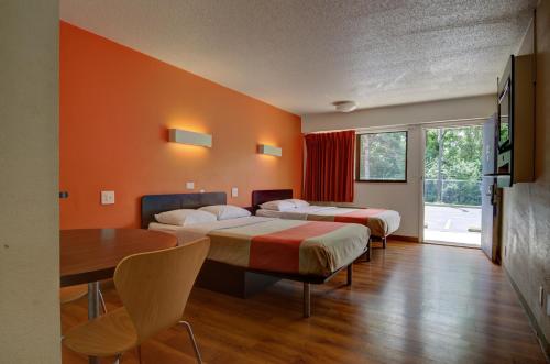 Motel 6-Kansas City MO - image 5