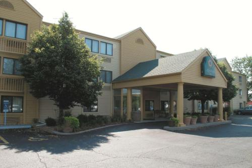La Quinta Inn by Wyndham Kansas City North - image 3