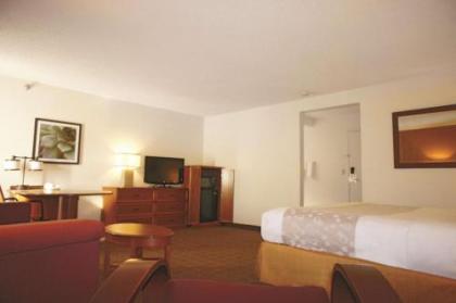 La Quinta Inn by Wyndham Kansas City North - image 5