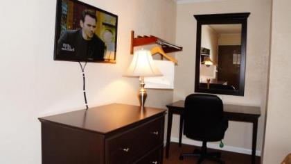 Americas Best Value Inn & Suites Kansas City - image 5