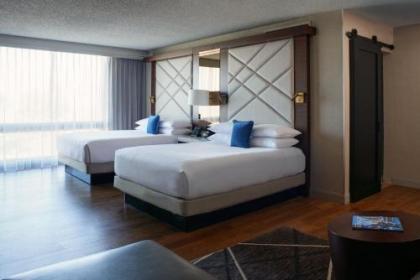 Kansas City Airport Marriott - image 2