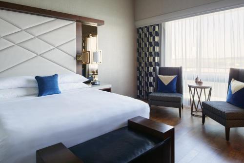 Kansas City Airport Marriott - image 3