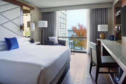 Kansas City Airport Marriott - image 4