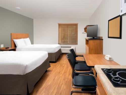 WoodSpring Suites Kansas City Stadium - image 2