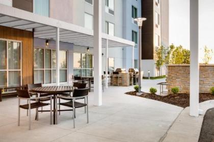 TownePlace Suites by Marriott Kansas City Airport - image 4