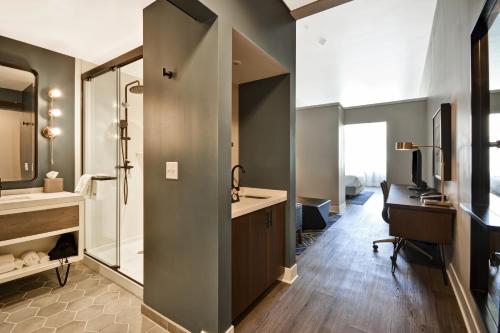 Hotel Indigo Kansas City - The Crossroads an IHG Hotel - image 4