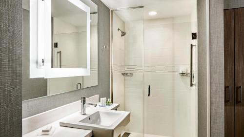 SpringHill Suites by Marriott Kansas City Plaza - main image