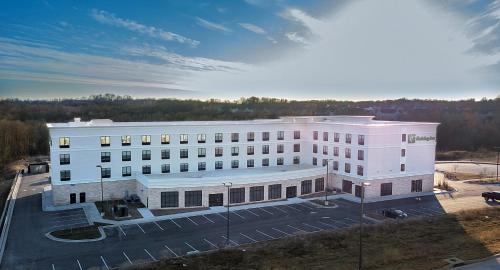 Holiday Inn - Kansas City - Northeast an IHG Hotel - main image