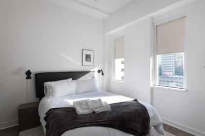Luxe DT 2BR with City View by Zencity - image 4