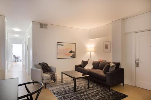 Comfy MW 2BR with Gym & WD by Zencity - main image
