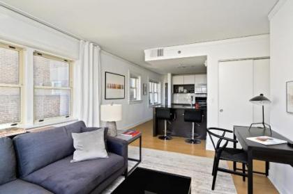 Comfy MW 1BR with Gym & WD by Zencity - image 5