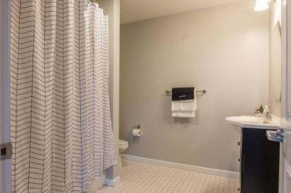 Frontdesk 915 Broadway Apts Downtown Kansas City - image 5