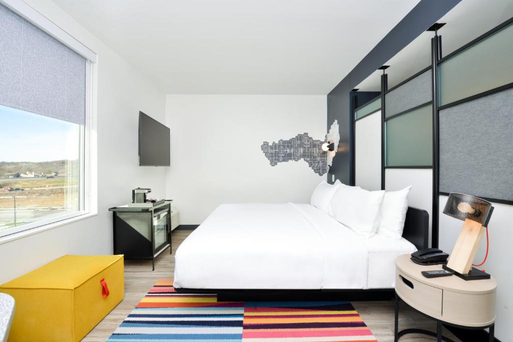 Aloft North Kansas City - image 2