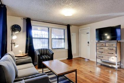 Vintage MW 1BR with Full Kitchen by Zencity - image 14