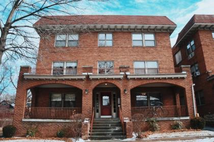 Vintage MW 1BR with Full Kitchen by Zencity - image 2