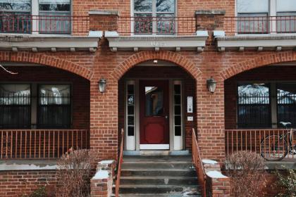 Vintage MW 1BR with Full Kitchen by Zencity - image 3