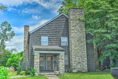 Pet-Friendly Escape 4 Mi to Dtwn Kansas City - main image
